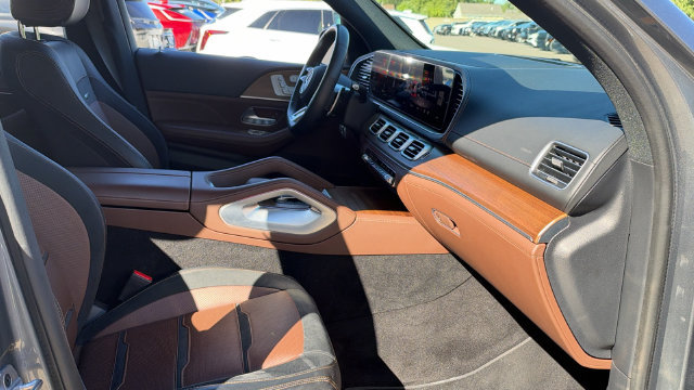 Certified 2024 Mercedes-Benz GLE 53 AMG 4MATIC image 11