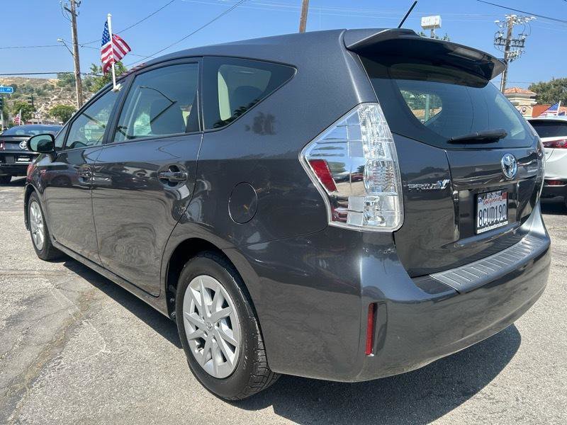 Used 2012 Toyota Prius V Two FWD image 5