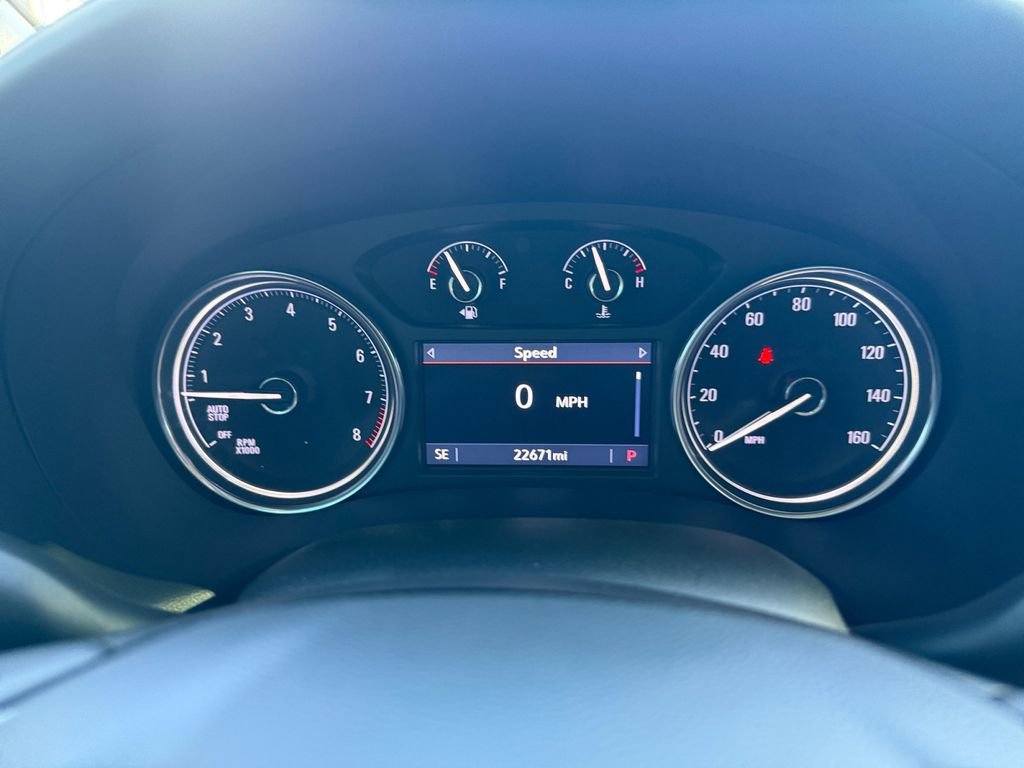 Used 2023 Buick Enclave Essence image 19