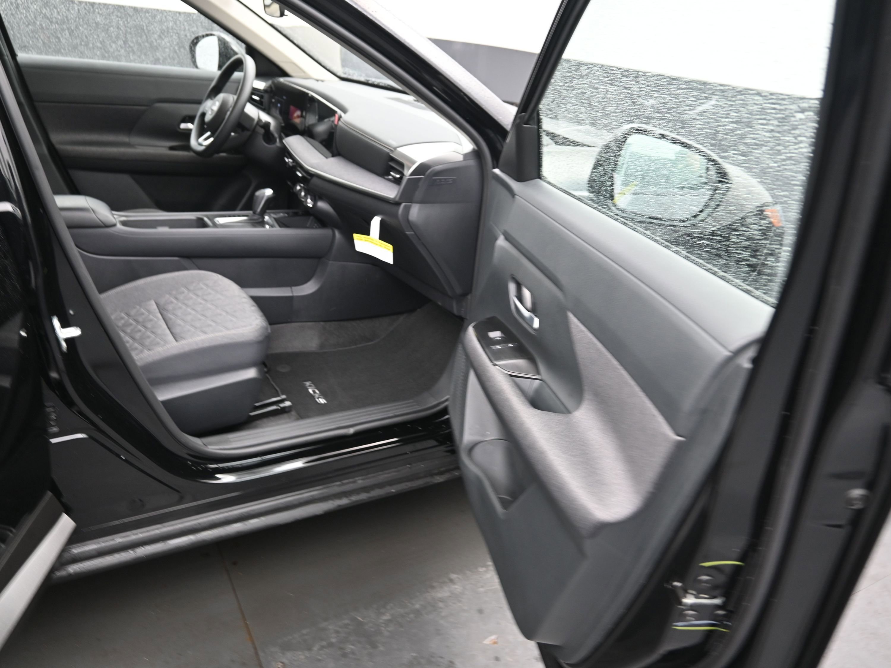 Certified 2025 Nissan Kicks SV image 11