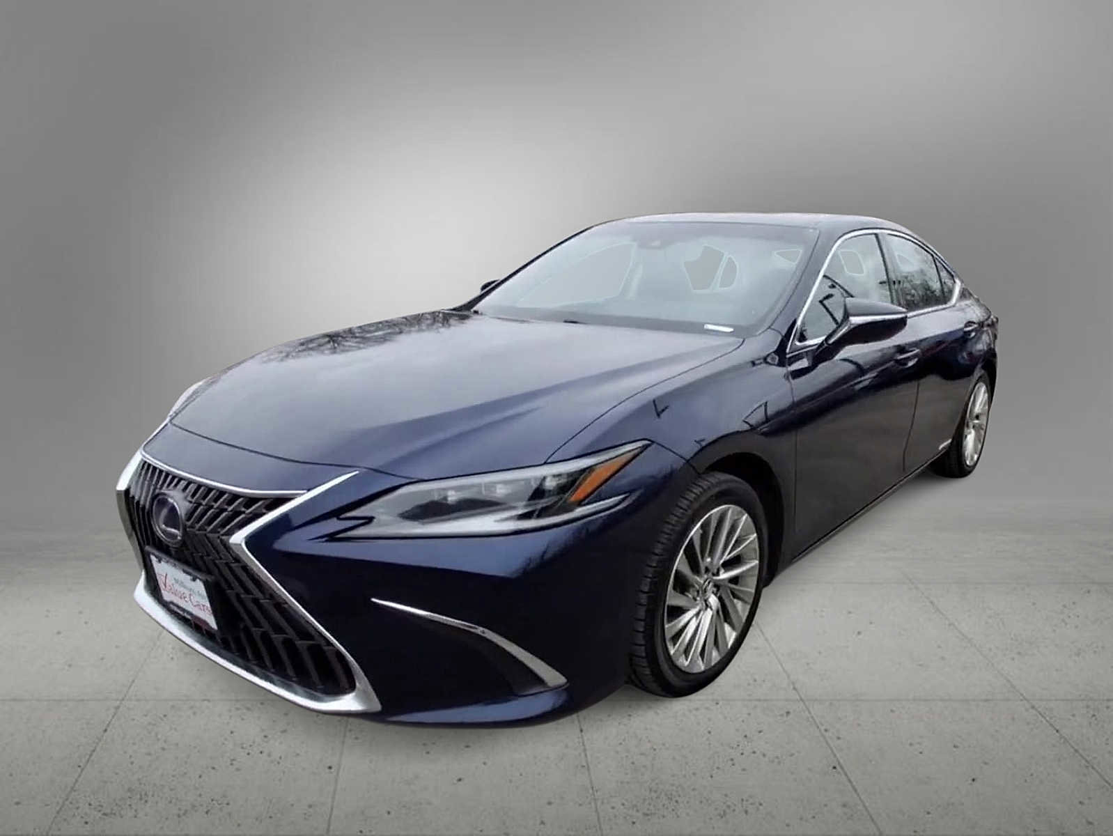 Used 2022 Lexus ES 300h w/ Luxury Package image 3