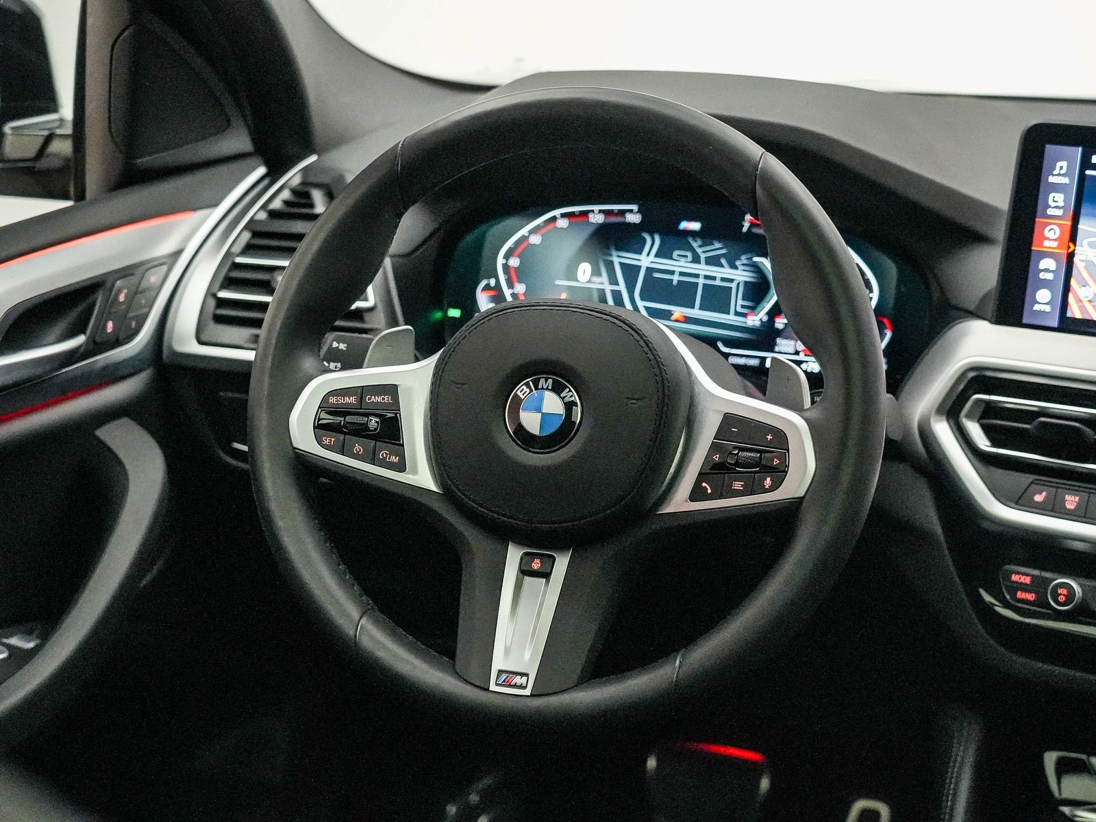 Used 2025 BMW X4 xDrive30i image 16