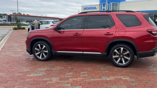 Certified 2025 Honda Pilot Elite image 8