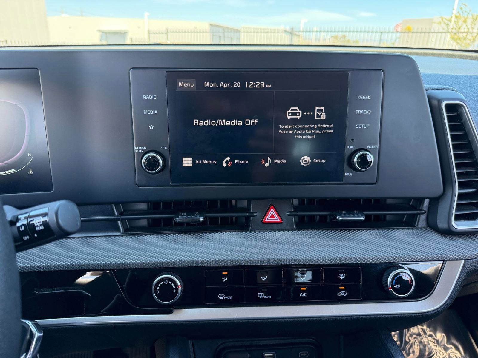 Used 2023 Kia Sportage LX image 6