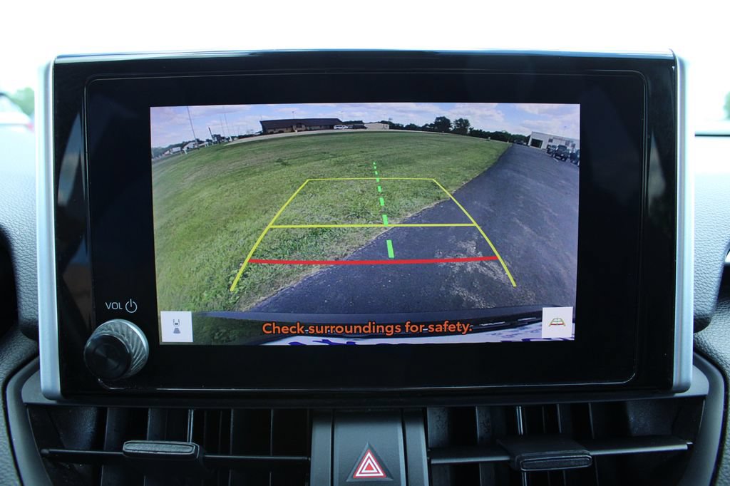 Used 2023 Toyota RAV4 XLE AWD/4WD image 32