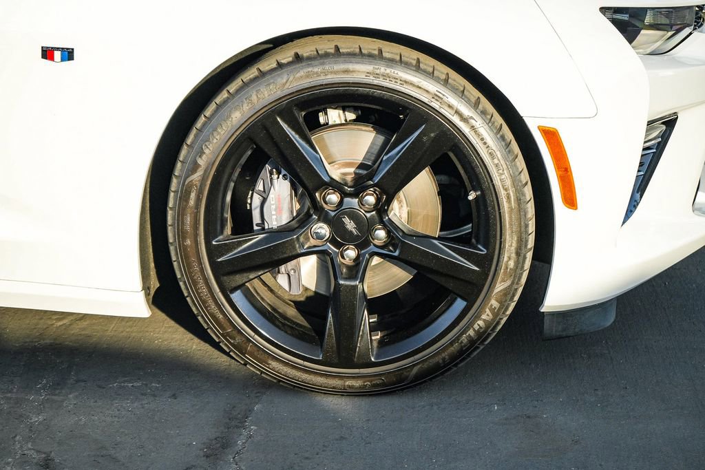 Used 2017 Chevrolet Camaro SS RWD image 12