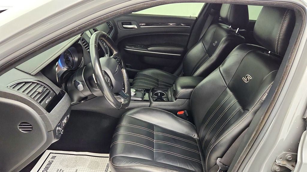 Used 2019 Chrysler 300 S RWD image 21