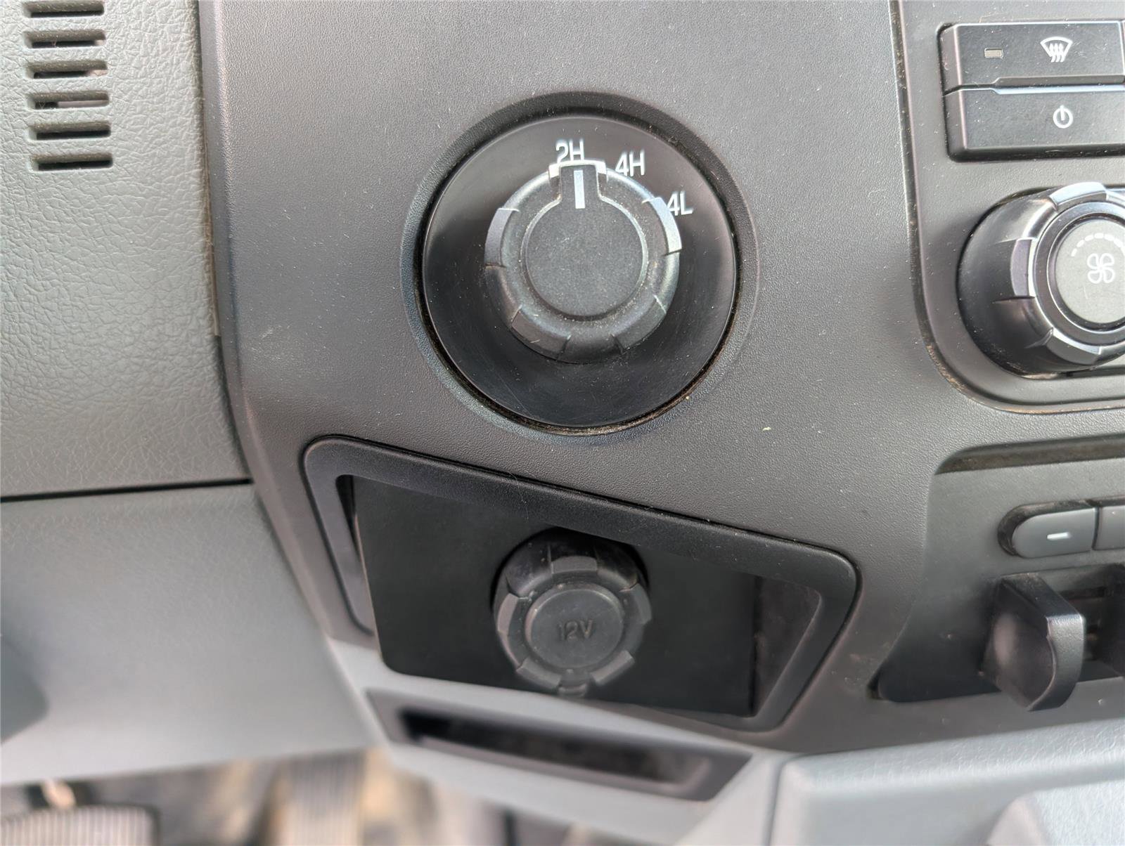 Used 2014 Ford F450 XL w/ Power Equipment Group image 13