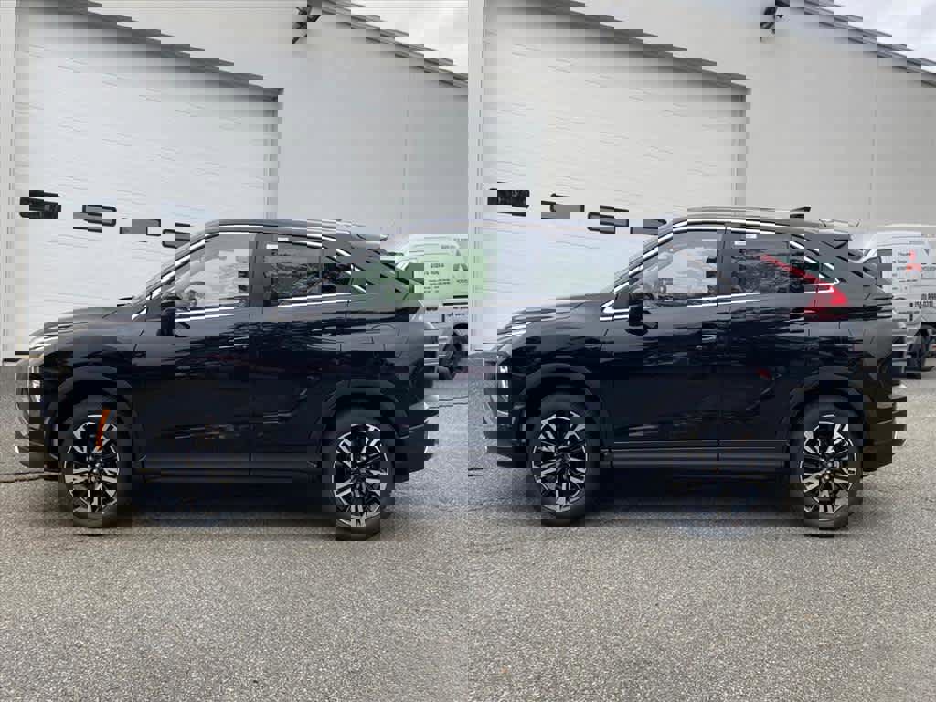 New 2026 Mitsubishi Eclipse Cross SE image 2