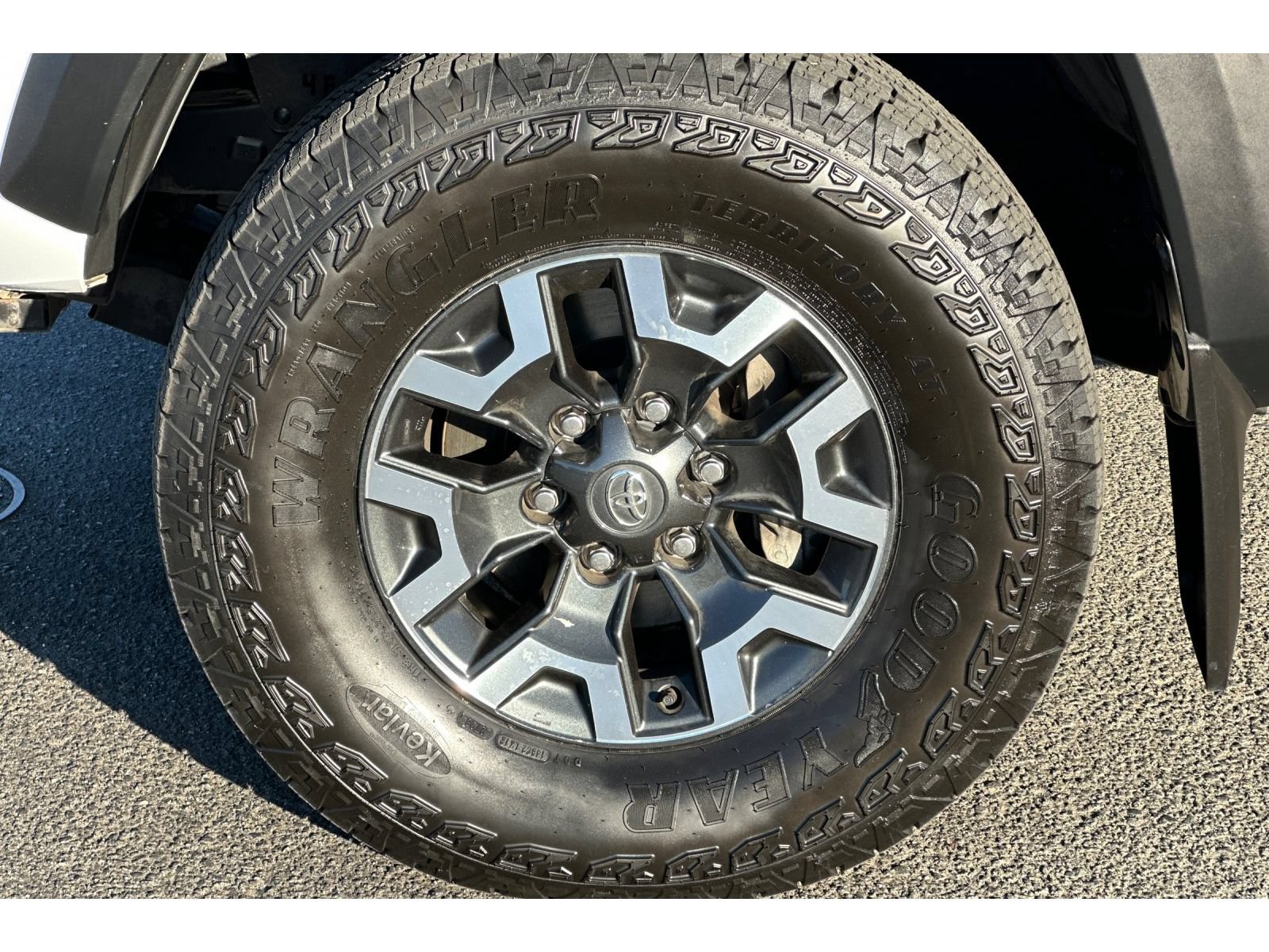 Used 2022 Toyota Tacoma 4x4 Double Cab image 31