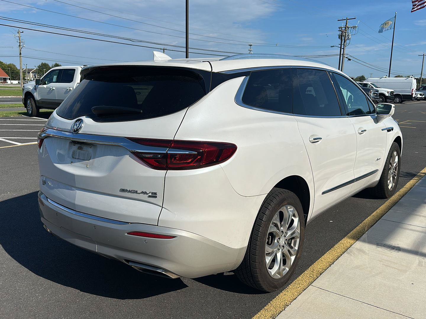 Used 2019 Buick Enclave Avenir w/ Avenir Technology Package AWD/4WD image 5
