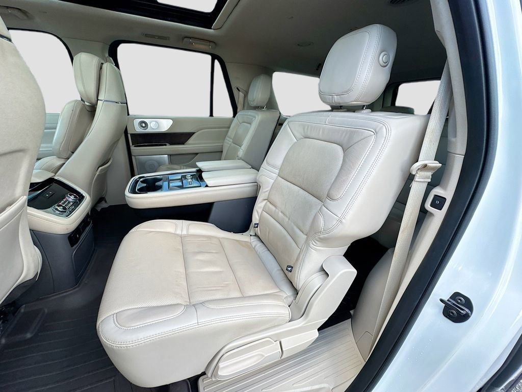 Used 2020 Lincoln Navigator L Reserve w/ Luxury Package image 24
