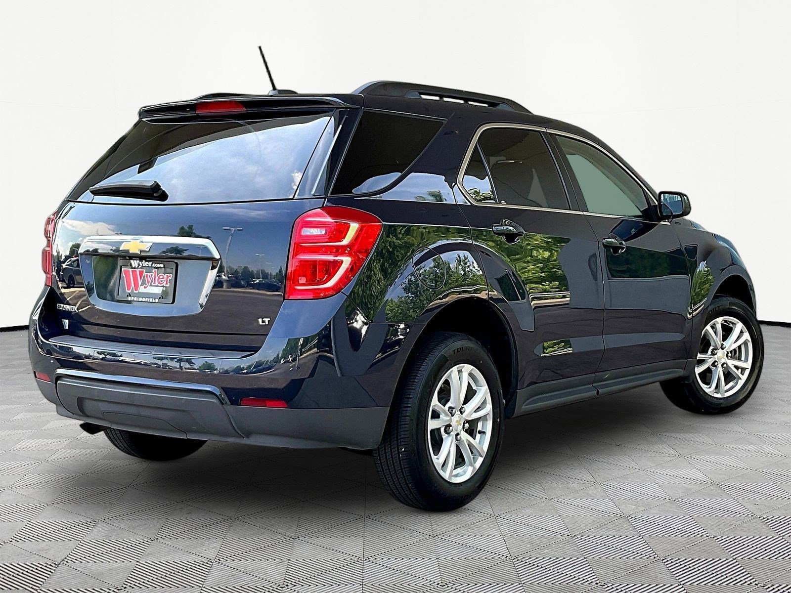 Used 2017 Chevrolet Equinox LT FWD image 6