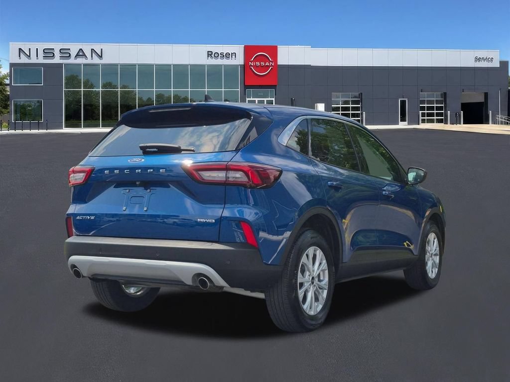 Used 2023 Ford Escape Active w/ Tech Pack #1 AWD/4WD image 3