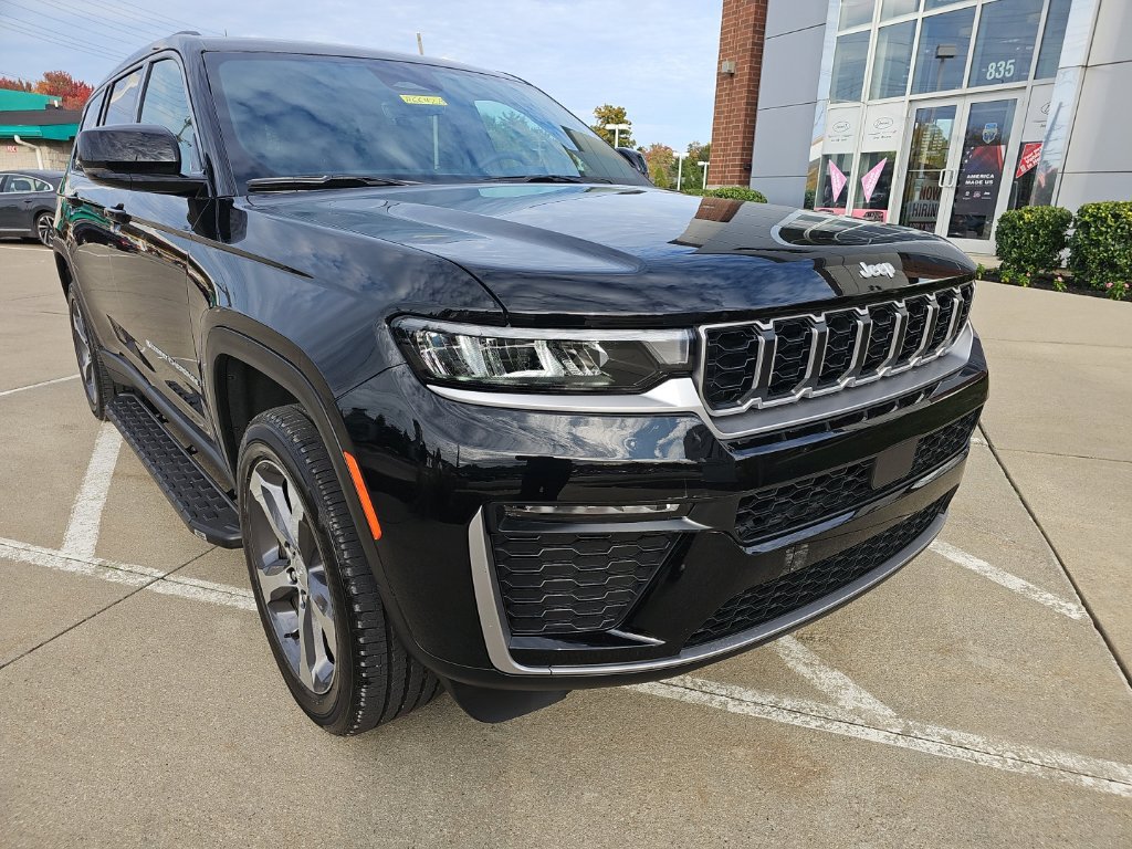 Used 2026 Jeep Grand Cherokee L Limited AWD/4WD image 4