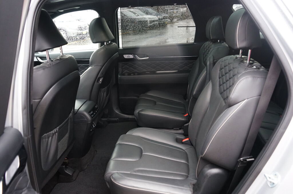 Used 2021 Hyundai Palisade Calligraphy image 17