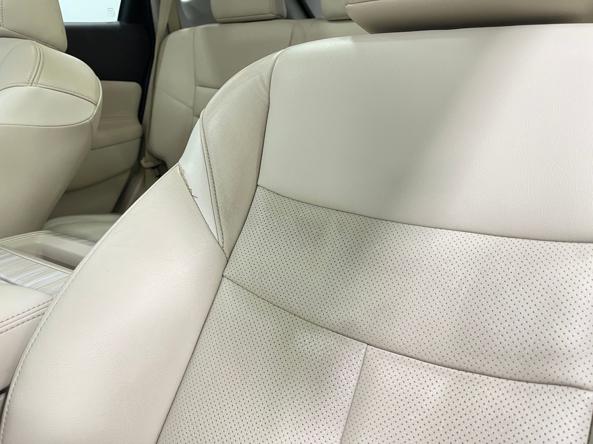 Used 2017 Nissan Murano Platinum w/ Platinum Technology Package FWD image 17