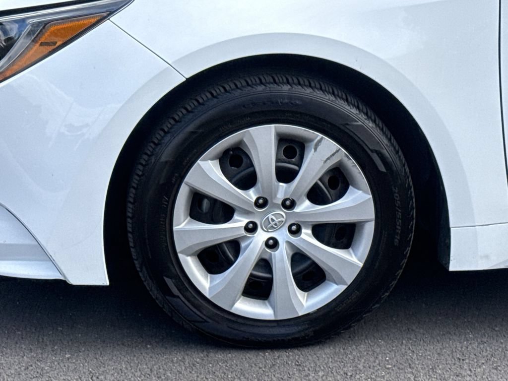 Used 2022 Toyota Corolla LE FWD image 18