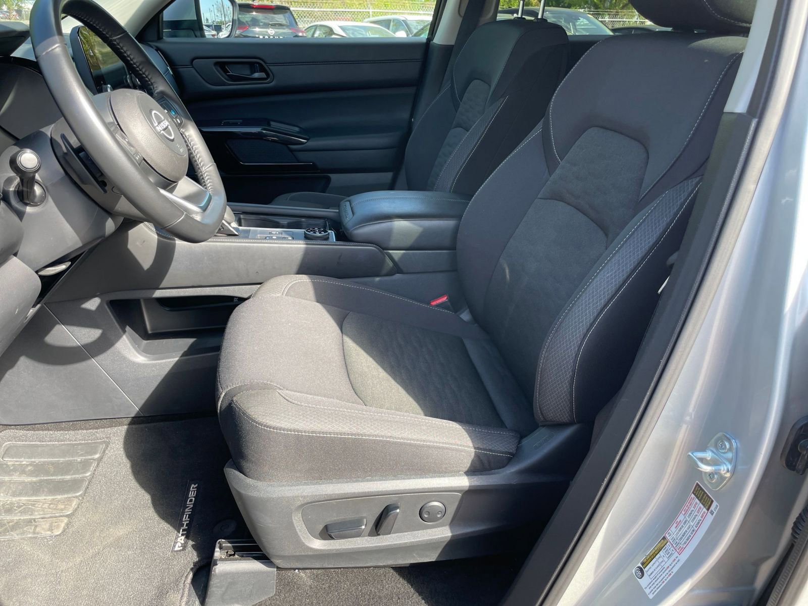 Used 2025 Nissan Pathfinder SV AWD/4WD image 29