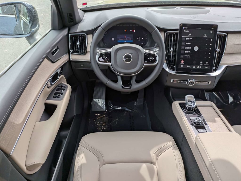 Used 2026 Volvo XC90 B6 Plus w/ Protection Package Premier AWD/4WD image 18