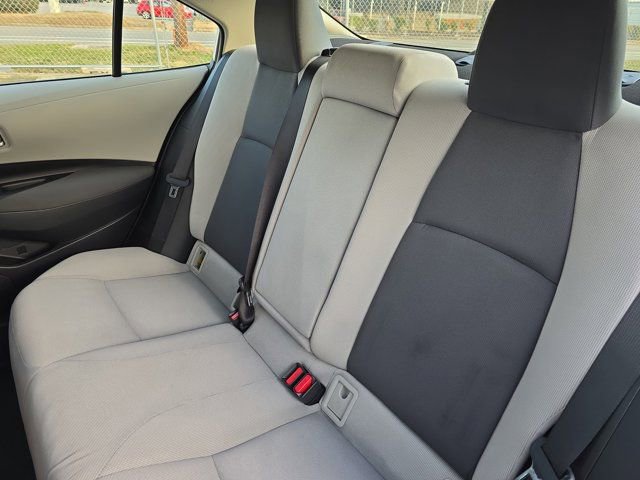 Used 2021 Toyota Corolla LE image 13
