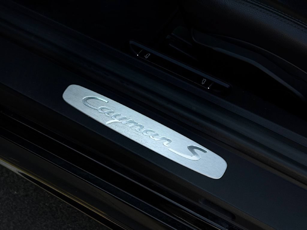 Used 2018 Porsche 718 Cayman S RWD image 13