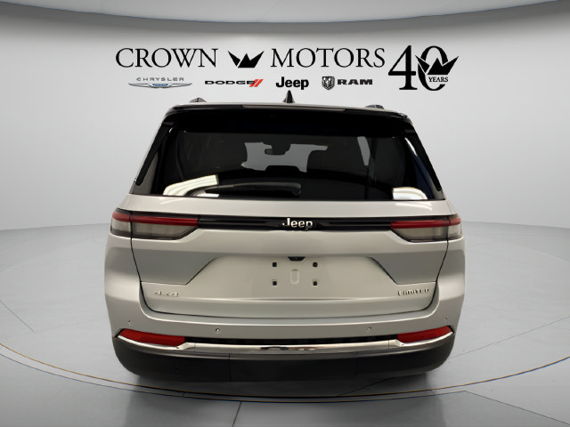Used 2023 Jeep Grand Cherokee Limited AWD/4WD image 5