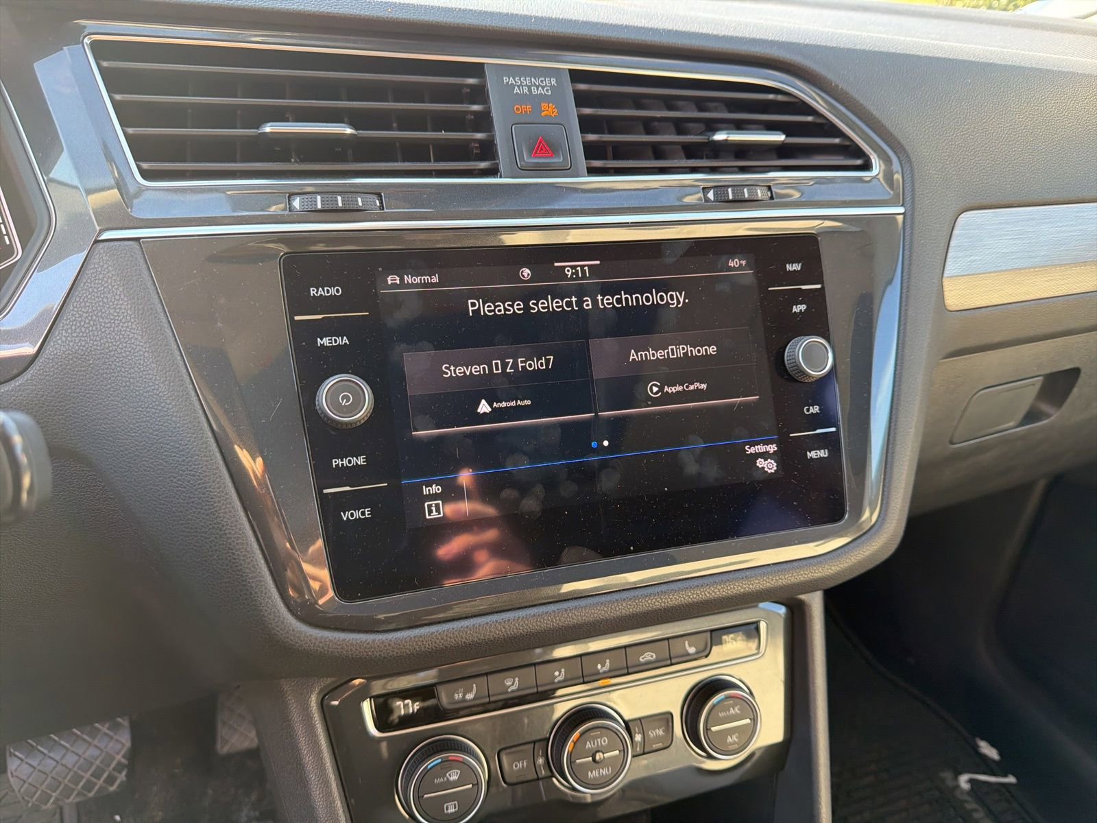 Used 2021 Volkswagen Tiguan SEL image 11