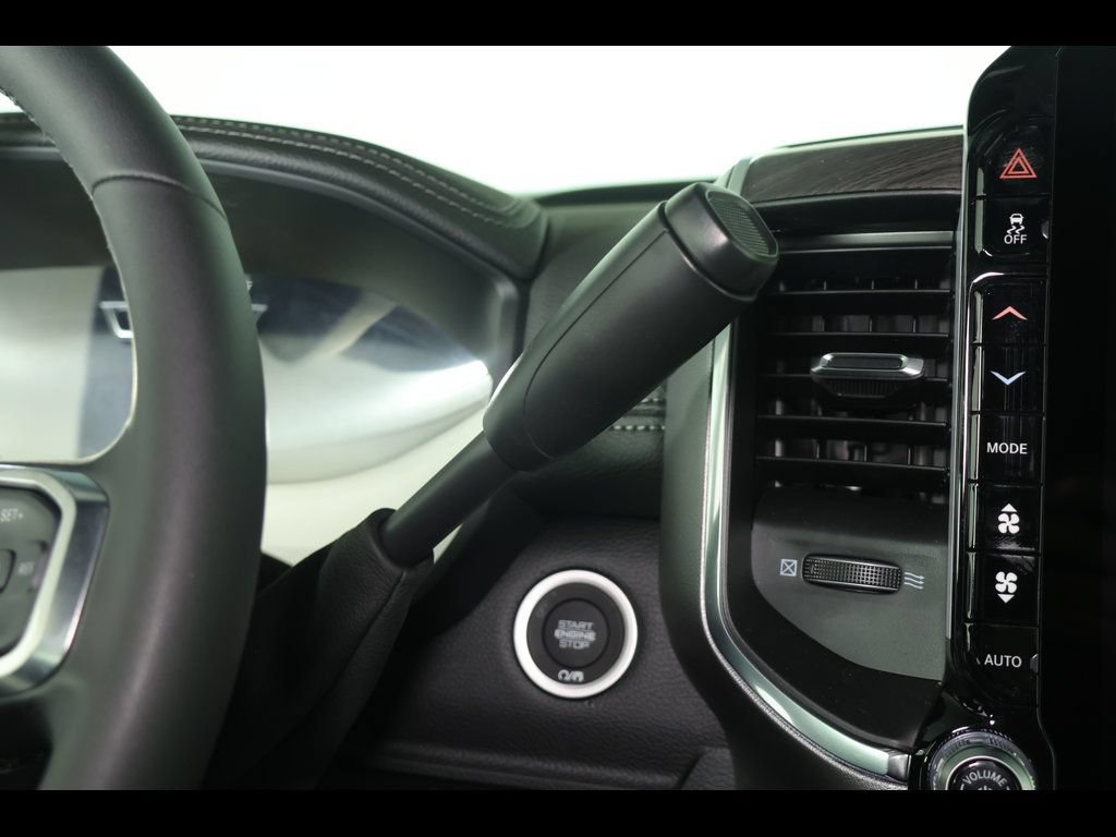 New 2026 RAM 2500 Laramie AWD/4WD image 21