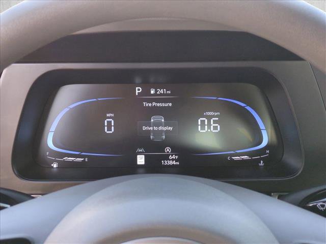 Certified 2025 Hyundai Elantra SE image 11