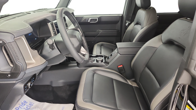 Used 2025 Ford Bronco Outer Banks AWD/4WD image 10