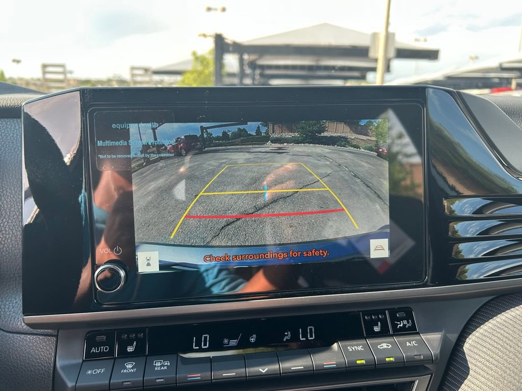 Used 2025 Toyota Camry SE image 23