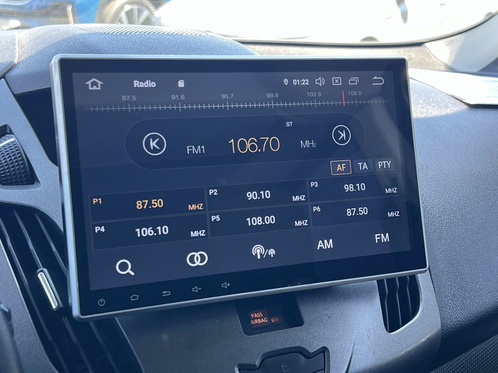 Used 2017 Ford Transit Connect XLT FWD image 12