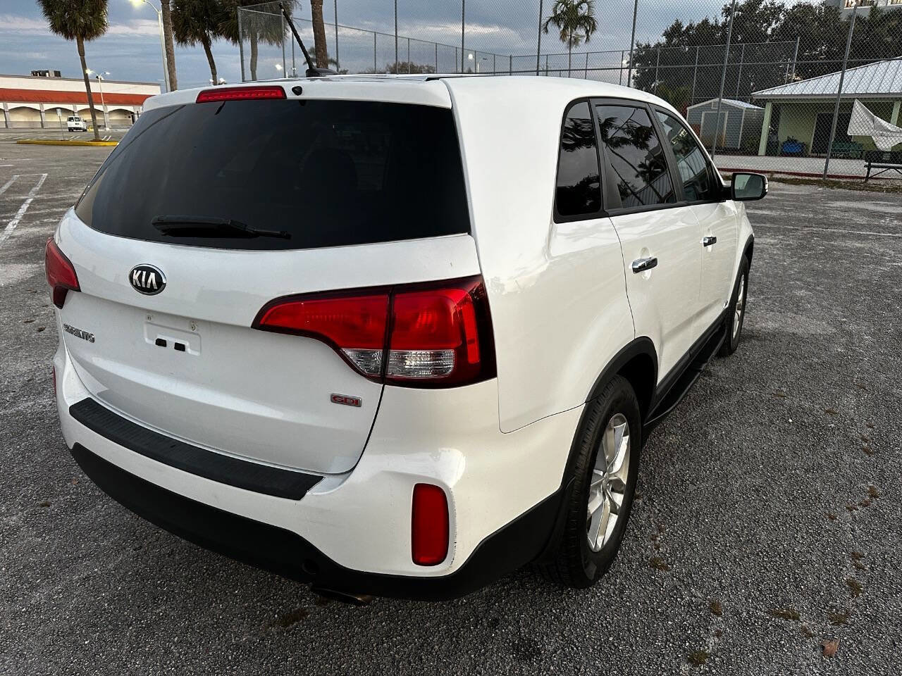 Used 2015 Kia Sorento LX image 6