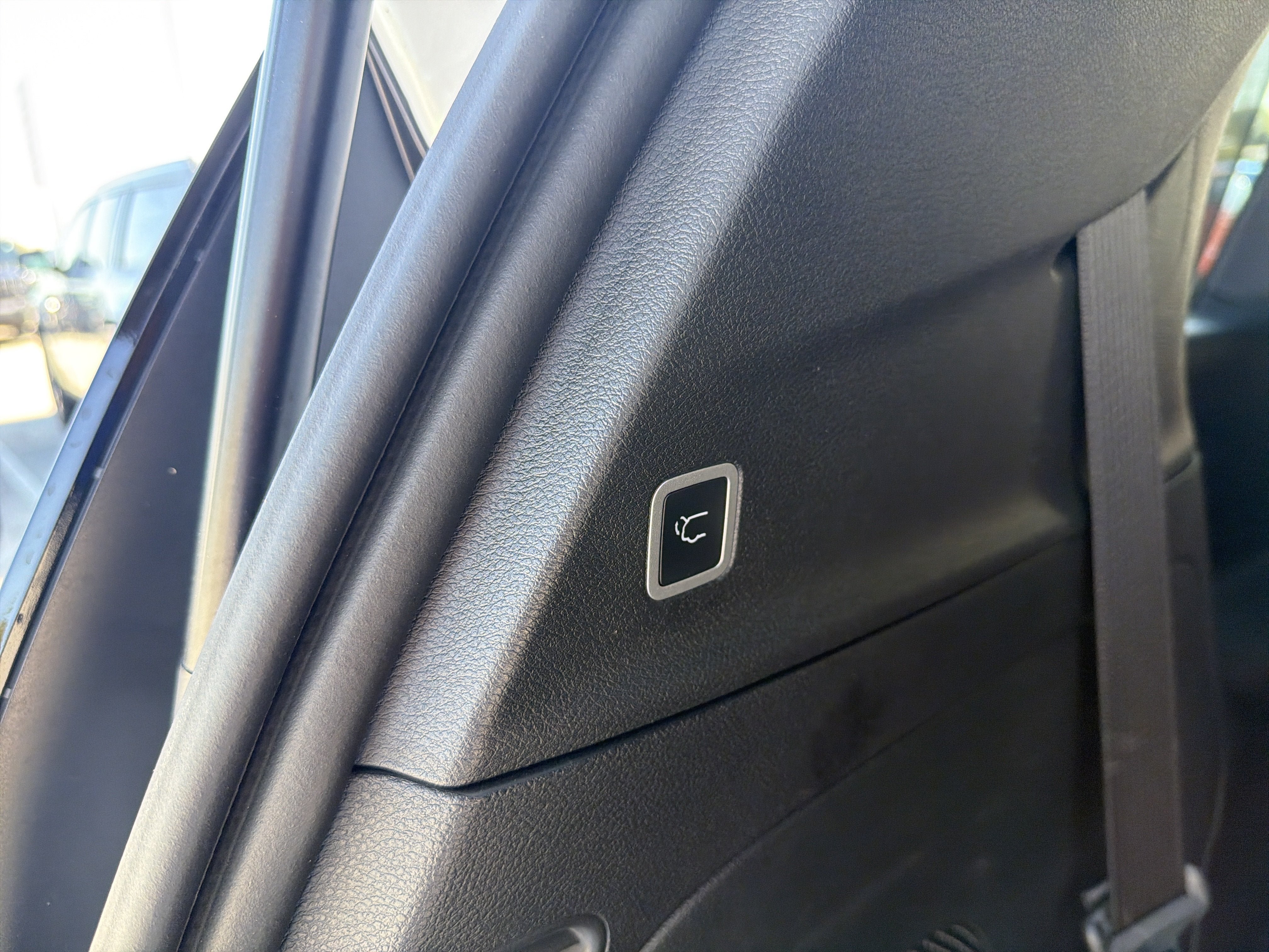 Used 2025 Chrysler Pacifica Pinnacle FWD image 23