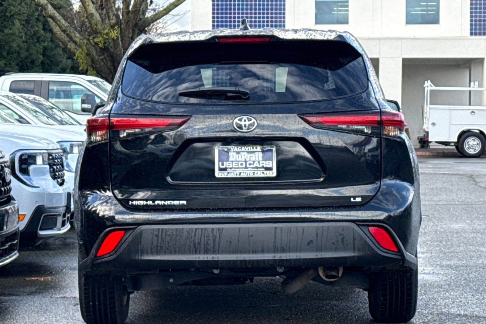 Used 2024 Toyota Highlander LE image 5