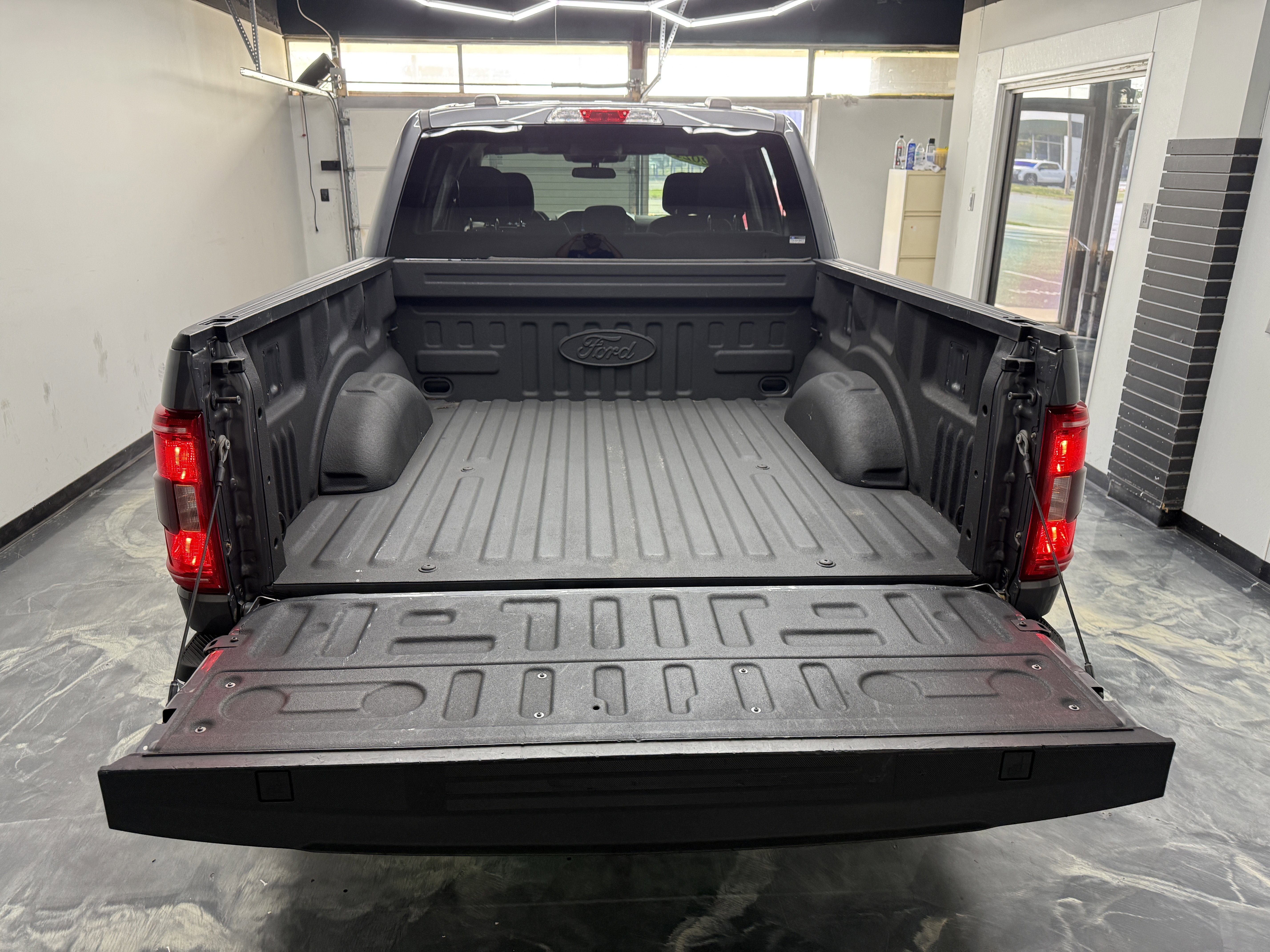 Used 2021 Ford F150 XLT w/ XTR Package AWD/4WD image 23