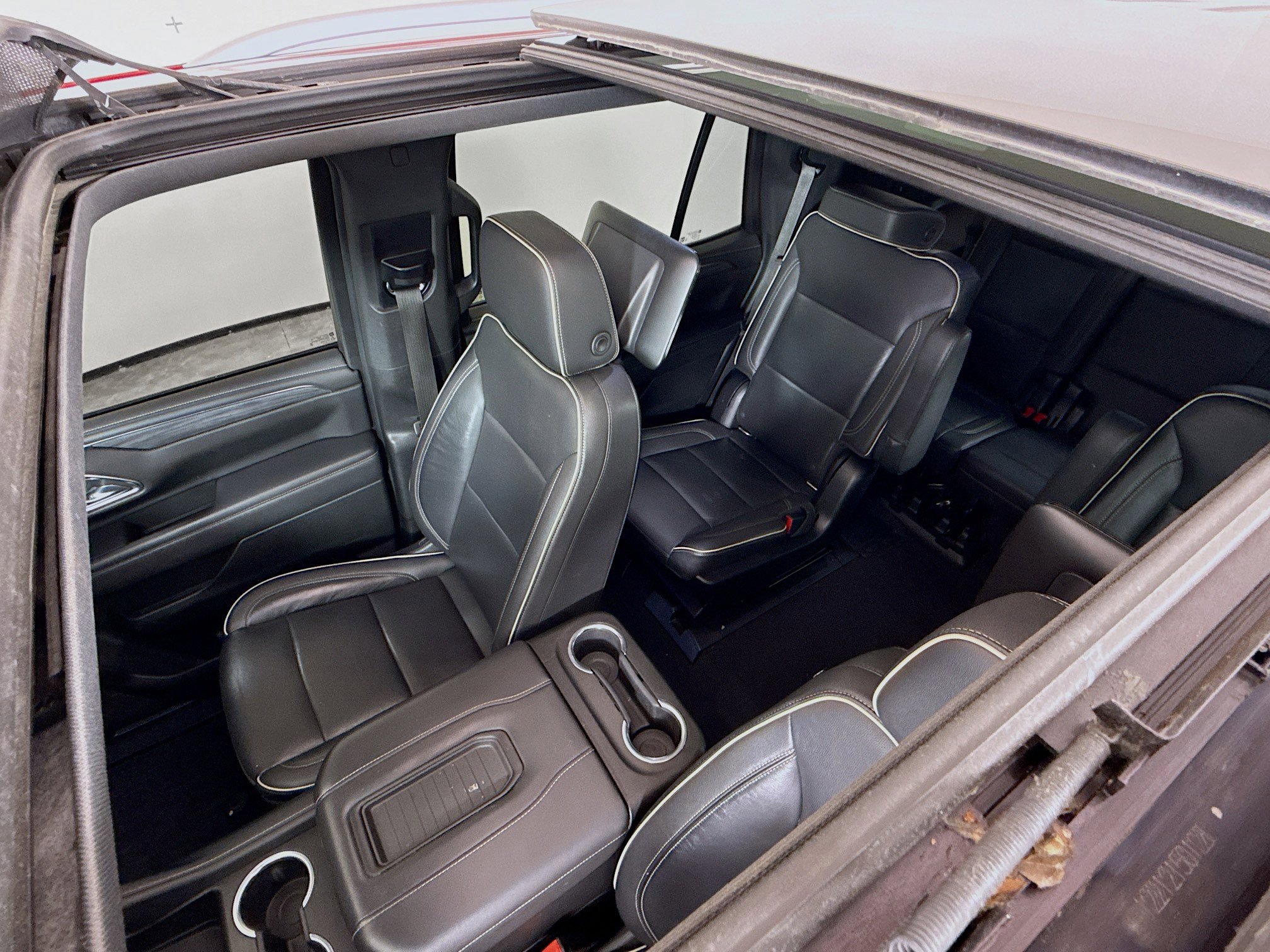 Used 2021 GMC Yukon SLT w/ SLT Premium Package image 14