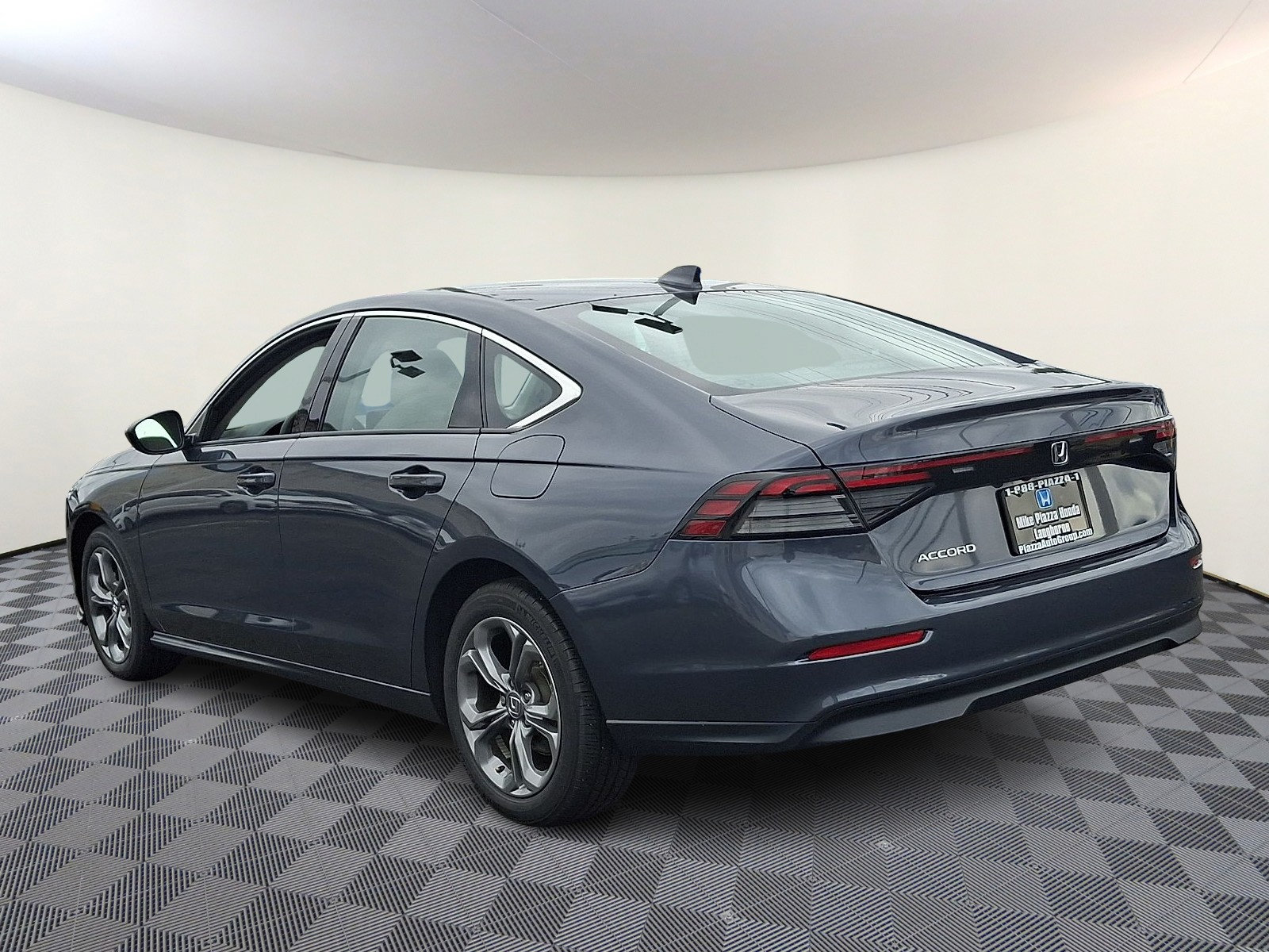 Used 2023 Honda Accord EX image 5