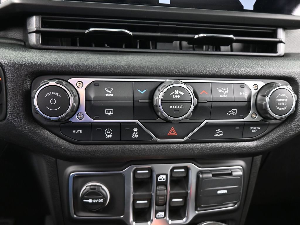 New 2026 Jeep Gladiator Sport AWD/4WD image 17