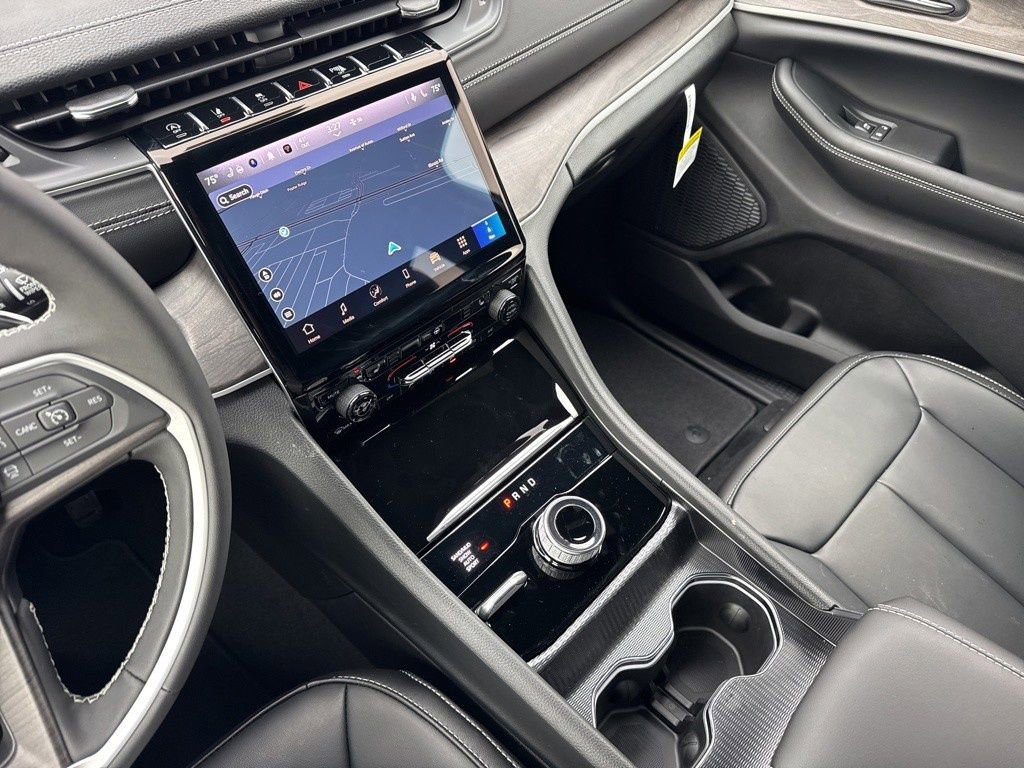 New 2025 Jeep Grand Cherokee Limited image 12