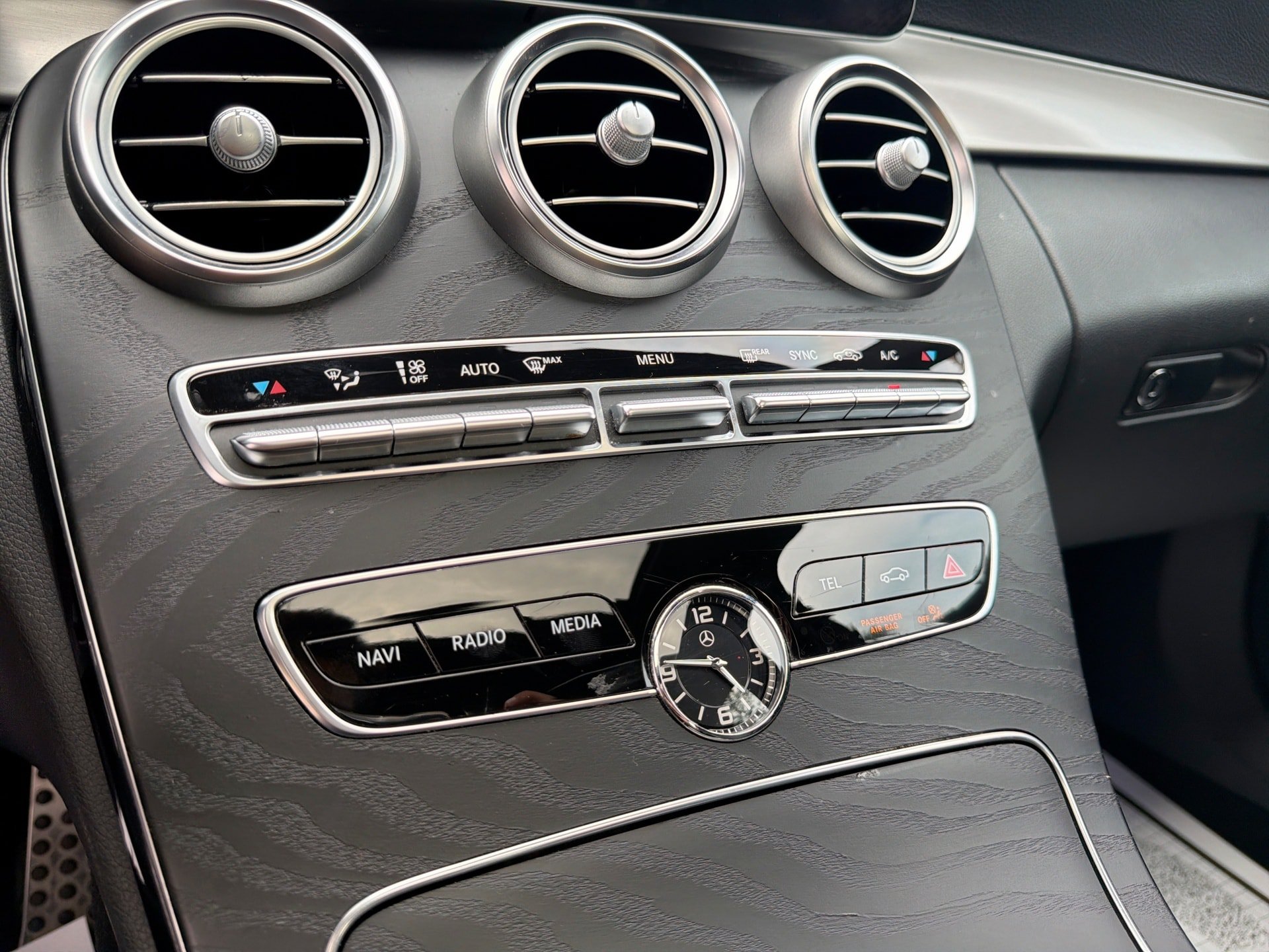 Used 2021 Mercedes-Benz C 300 Sedan w/ AMG Line image 17