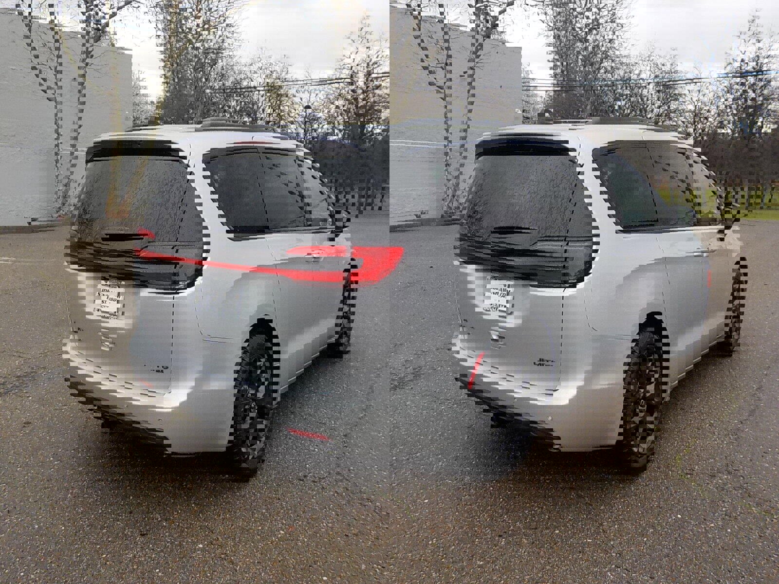 New 2026 Chrysler Pacifica Limited w/ S Appearance Package image 7