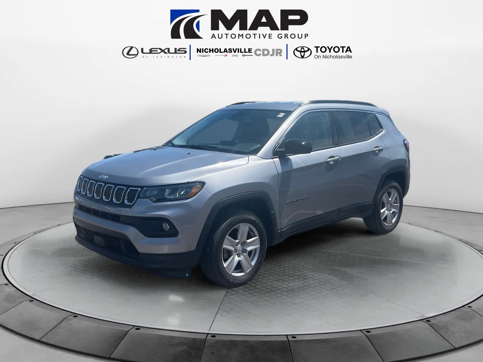 Used 2022 Jeep Compass Latitude w/ Convenience Group AWD/4WD image 1