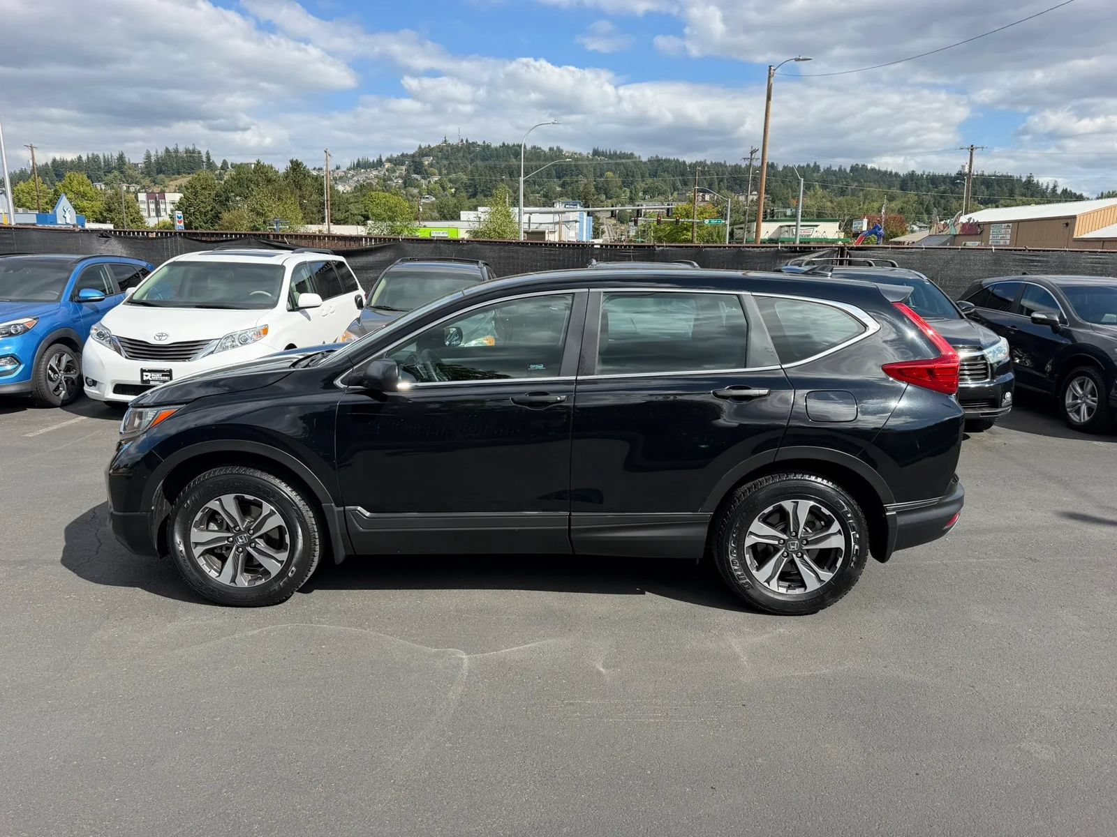 Used 2017 Honda CR-V LX image 8