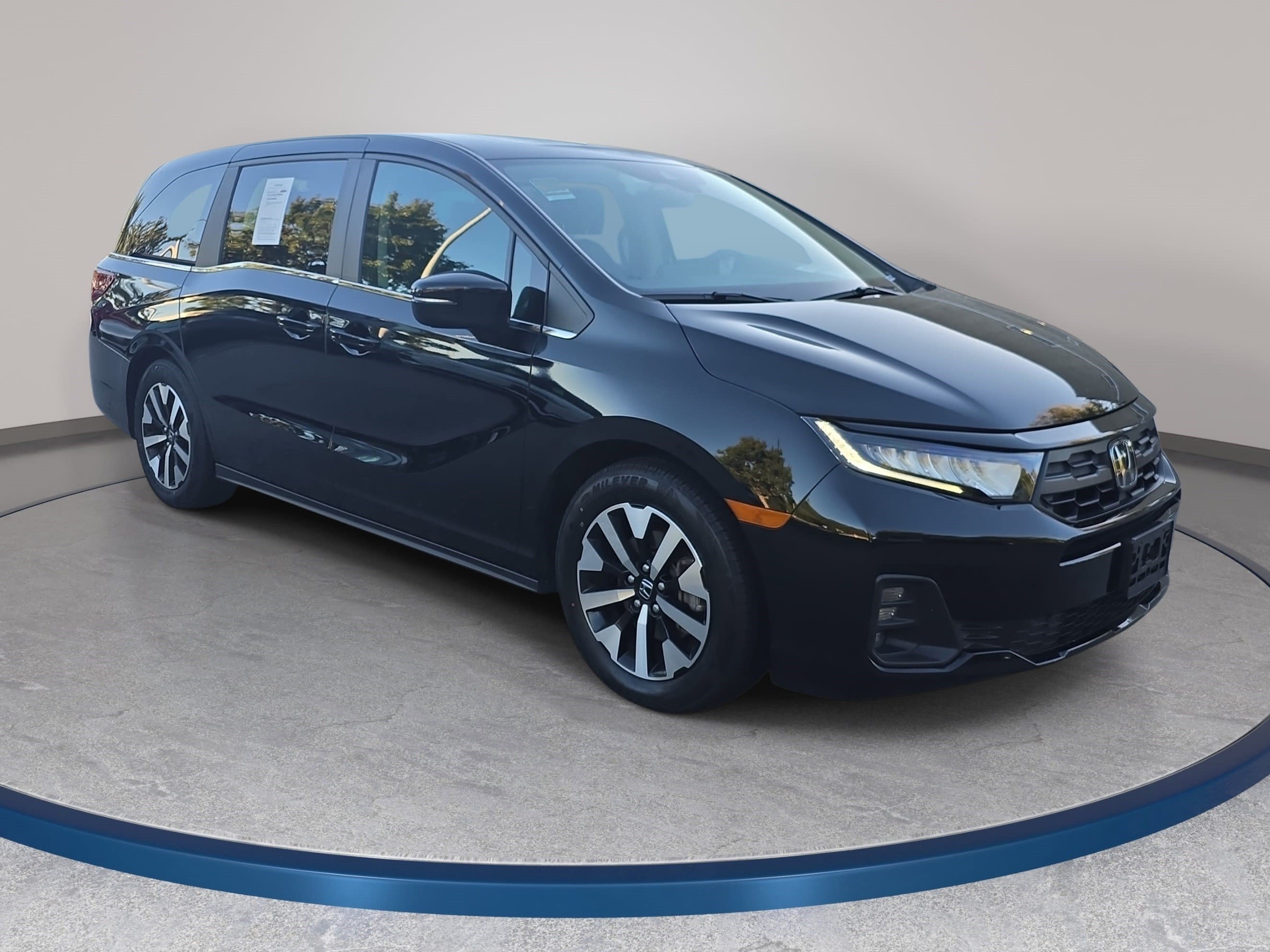 Used 2025 Honda Odyssey EX-L image 3