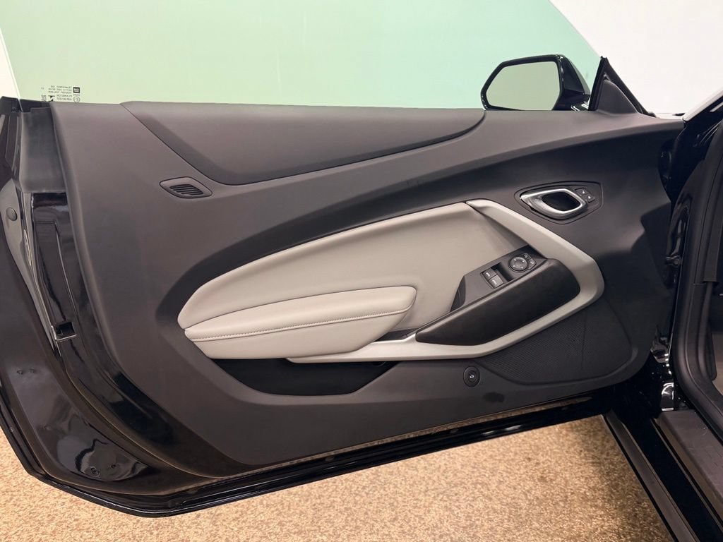 Used 2023 Chevrolet Camaro SS RWD image 10