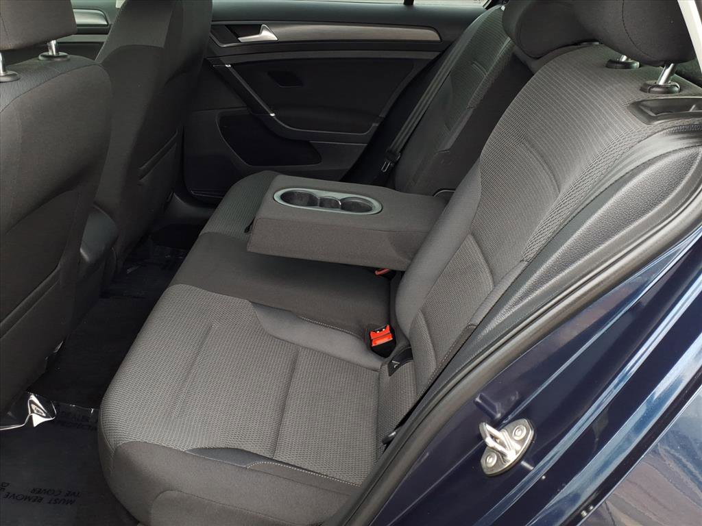 Used 2018 Volkswagen Golf S image 21