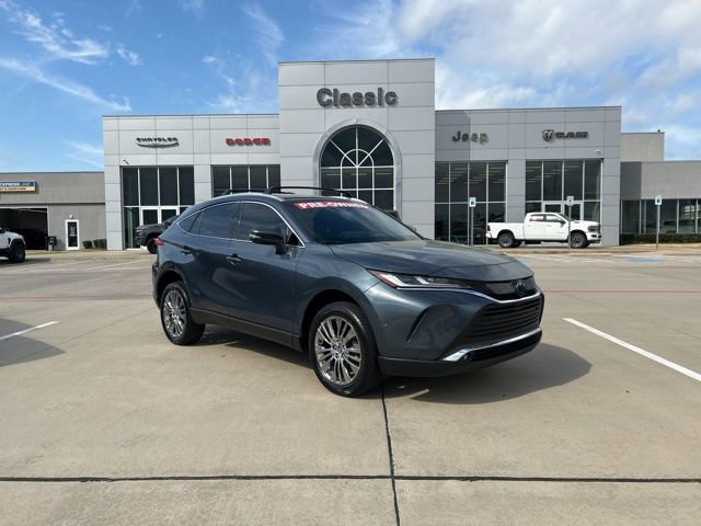 Used 2024 Toyota Venza XLE AWD/4WD image 1