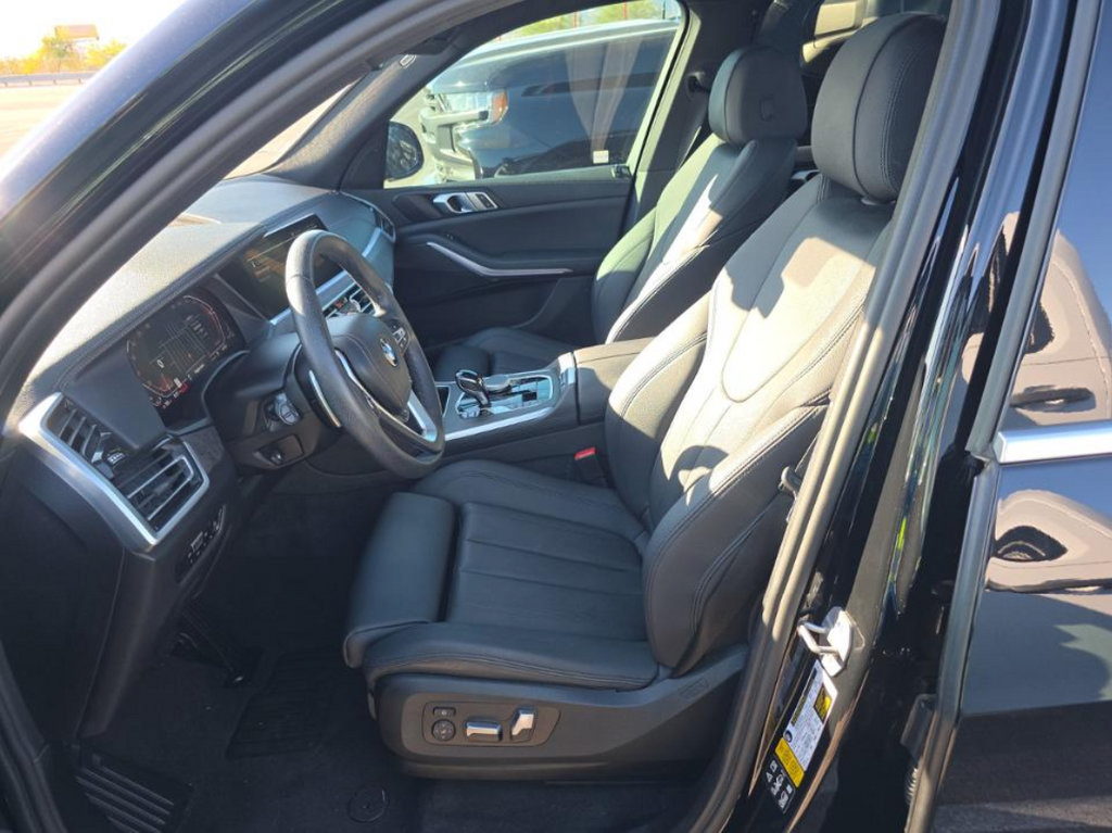 Used 2022 BMW X5 xDrive40i w/ Climate Comfort Package AWD/4WD image 4